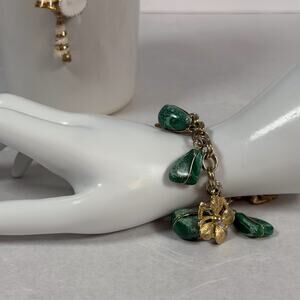Fun VTG 1980s Gold-Tone Floral & Green Beaded Double Cable Chain Charm Bracelet